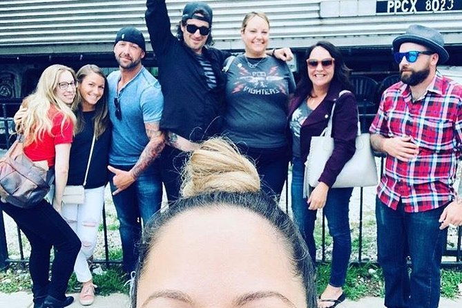 walking-tour-to-chicago-dive-bars