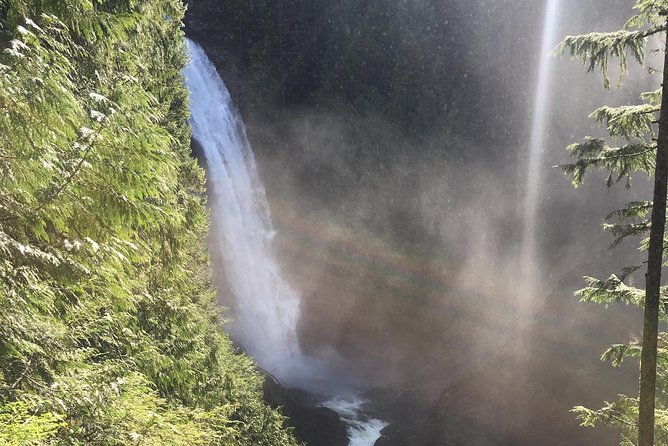 waterfall-wonderland-hike-with-transport