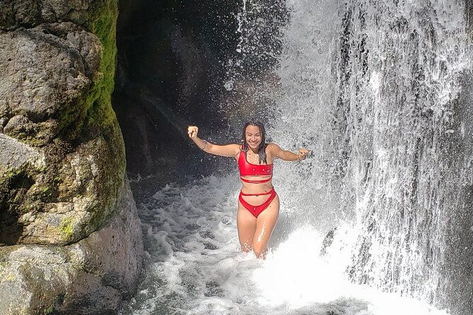 waterfalls-and-beach-caves-adventure-in-costa-rica