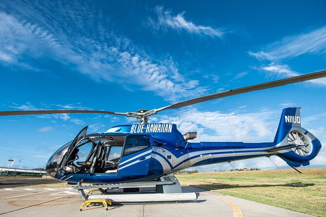 waterfalls-of-west-maui-and-molokai-helicopter-tour