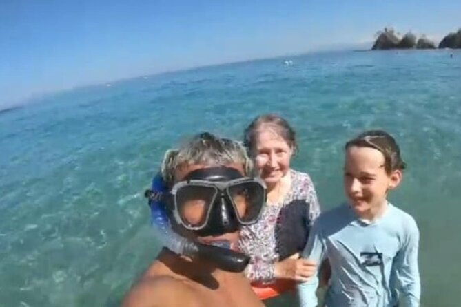 white-sand-beach-jaco-snorkel-adventure-with-monkey-tour