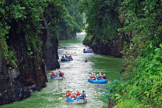 white-water-rafting-pacuare-river-with-lunch-from-puerto-viejo