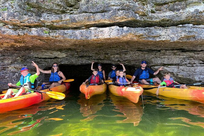 whitefish-dunes-state-park-cave-point-kayak-tour