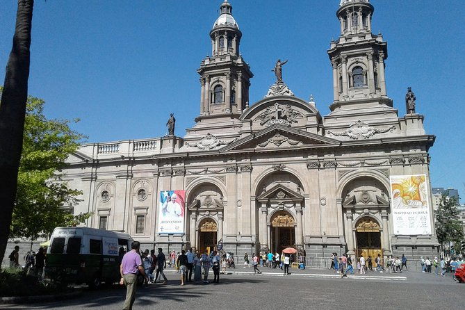 wine-tour-and-santiago-city-in-a-small-group