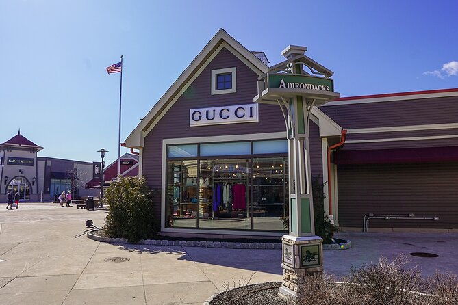 woodbury-common-premium-outlets-shopping-tour-from-midtown-2