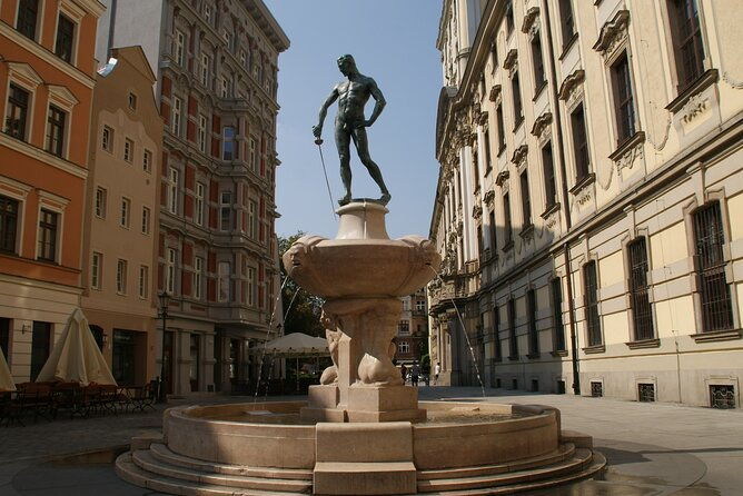 wroclaw-tour-with-e-bus-2-h-english-guide-group-1-4-people
