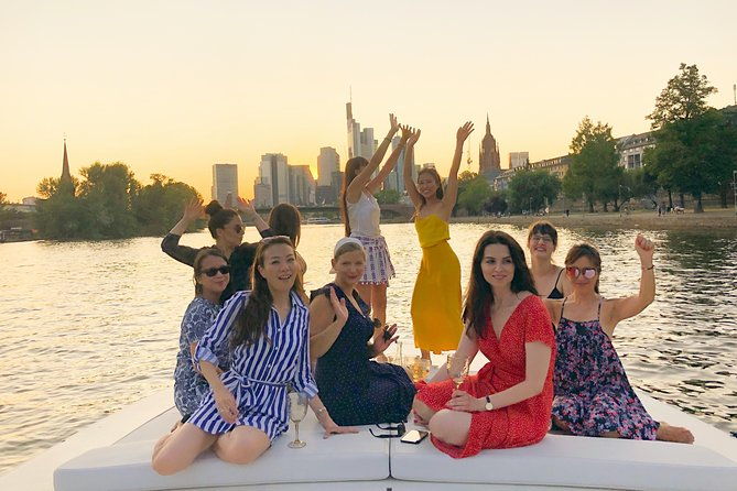 yacht-tour-in-frankfurt-for-up-to-12-guests