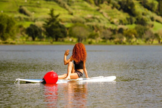 yoga-in-private-stand-up-paddle-at-lagoa-das-sete-cidades-2