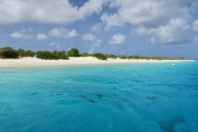 yoga-session-at-pink-beach