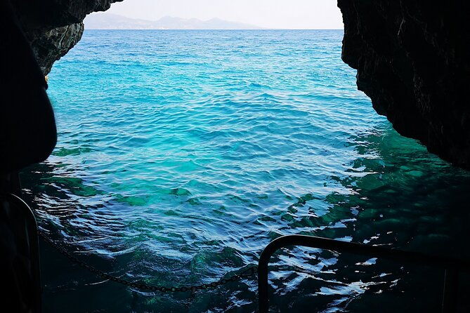 zakynthos-navagio-view-boatrip-caves-xigia-beach-exploration