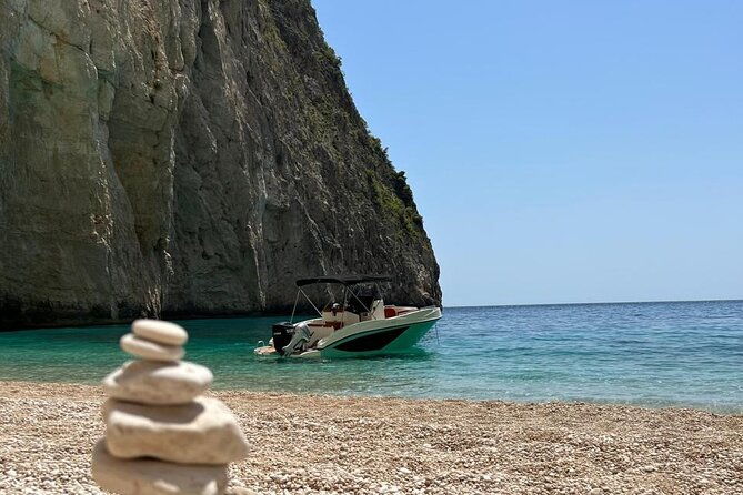 zakynthos-private-cruise-to-shipwreck-beach-blue-caves