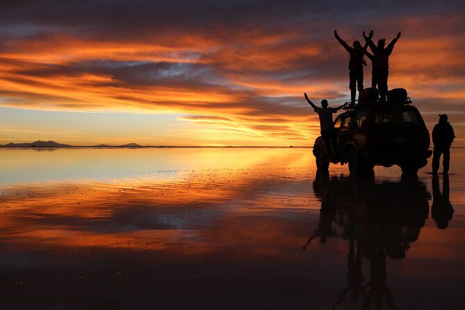 5-hour-uyuni-salt-flat-tour-stargazing-and-sunset-sunrise-in-group