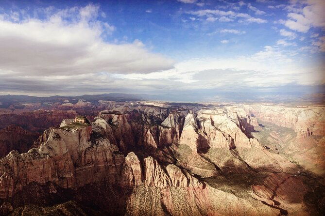 100-mile-zion-national-park-panoramic-helicopter-flight