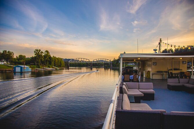 2-5-hour-dinner-cruise-on-willamette-river