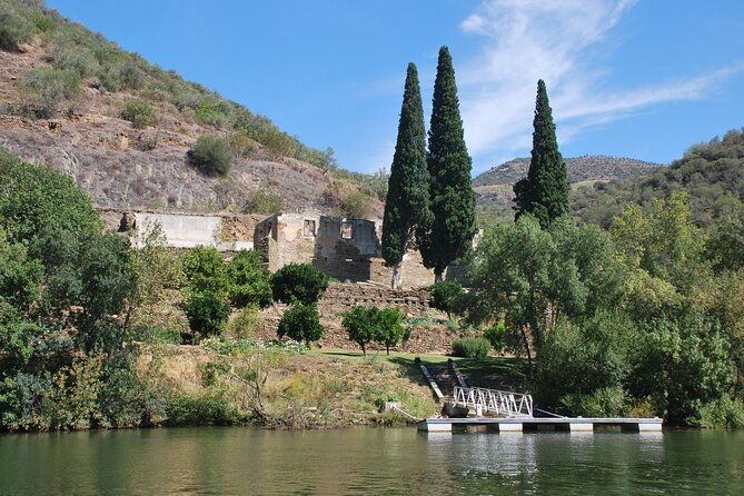 2-hour-rabelo-boat-tour-in-pinhao