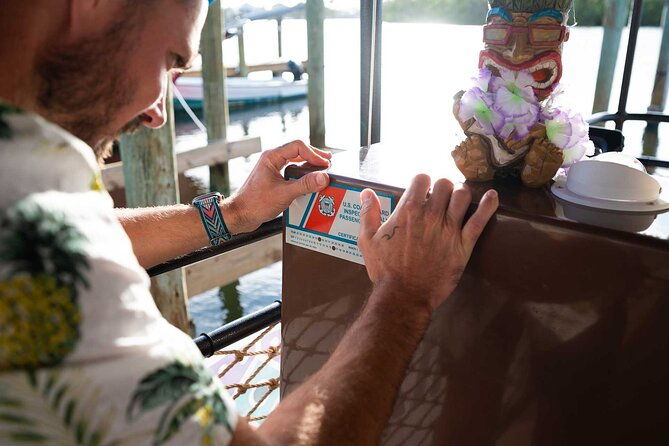 2-hour-tiki-pub-sensational-sunset-cruise-adults-only