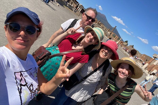 2-hours-pompeii-group-tour-with-archaeologist-guide-and-skip-the-line-2