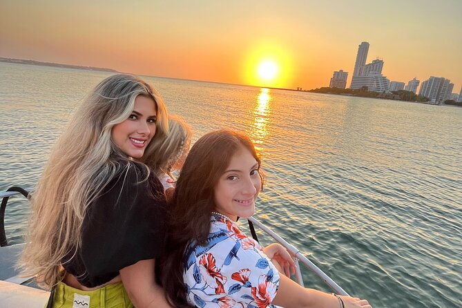 2-hrs-tour-in-cartagena-bay-with-sunset-view