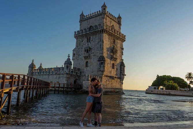 2h-lisbon-tiles-street-art-tuk-tuk-tour