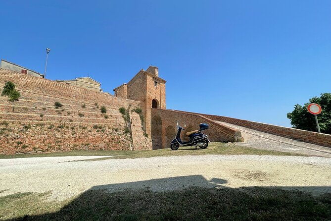 3-hour-vespa-tour-the-charming-castles-of-arcevia
