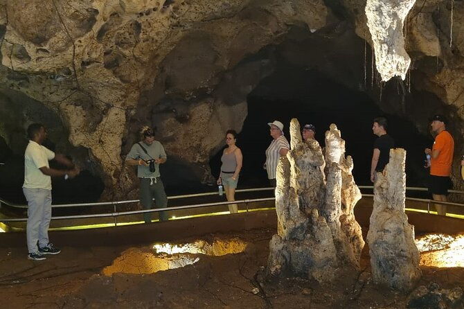 3-tours-in-1-cave-of-wonders-altos-de-chavon-chocolate-factory