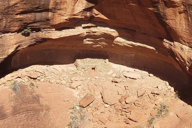 45-mile-epic-heli-tour-through-canyons-viewing-ancient-ruinsmore-2