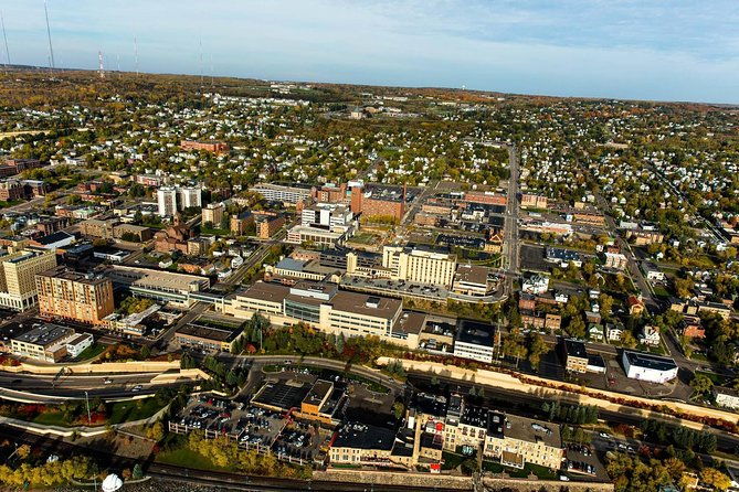 60-mile-ultimate-helicopter-tour-over-duluth-and-lake-superiors-north-shore