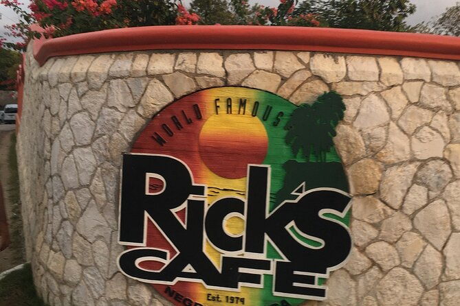 7-miles-beach-in-negril-snorkeling-boat-ride-and-ricks-cafe