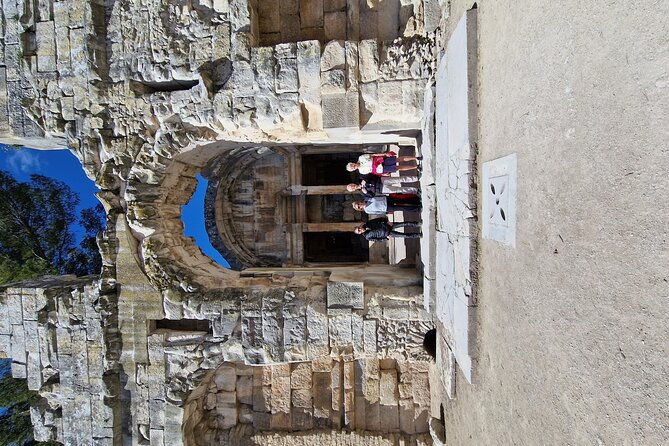 a-private-guided-historical-and-cultural-tour-in-nimes
