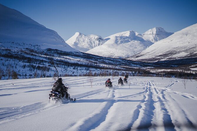 adventure-snowmobile-safari-2