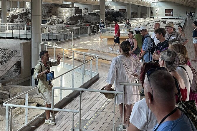 akrotiri-private-guided-tour-with-an-archaeologist