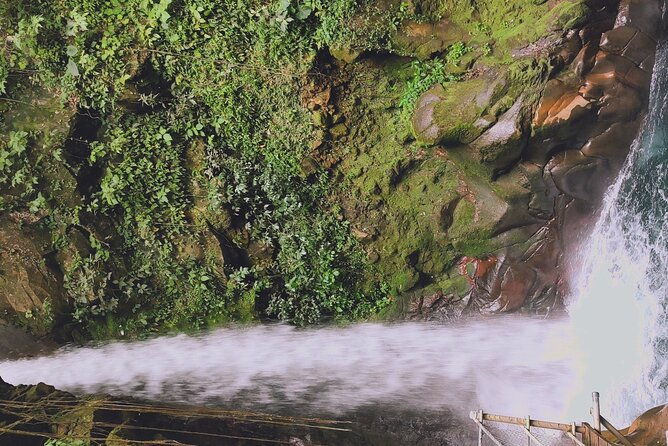 amazing-waterfall-swim-natural-hot-springs-mudlunch-buffet