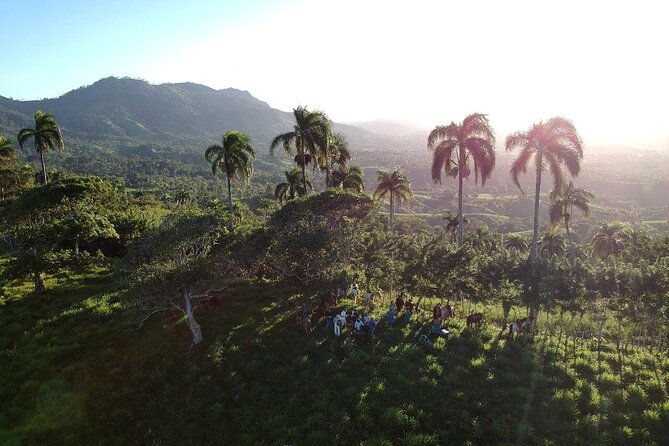 anamuya-mountains-step-walking-and-swimming-tour