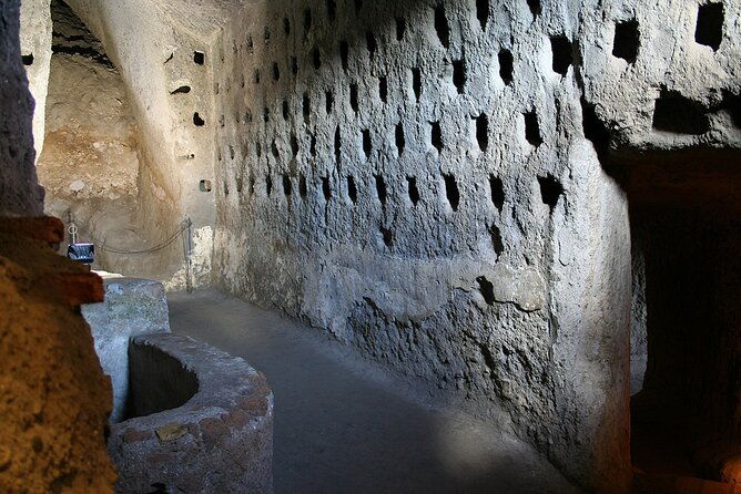aperitif-in-front-of-the-duomo-and-orvieto-underground-caves-tour