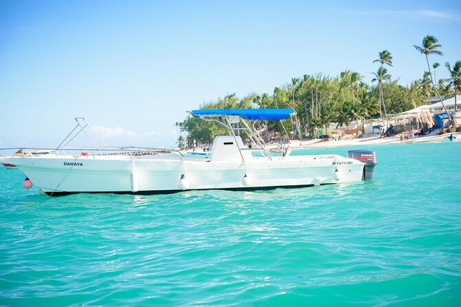 aqua-clear-kayak-on-exclusive-boat-tours
