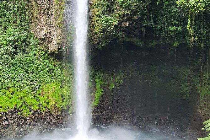 arenal-volcano-rainforest-hanging-bridges-waterfall-hotsprings