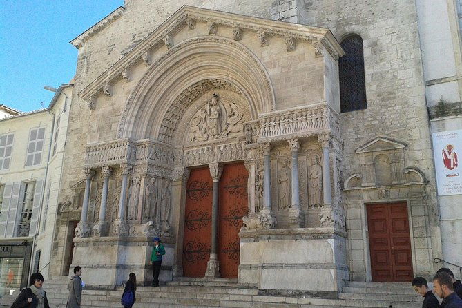 arles-les-baux-saint-remy-de-provence-from-aix