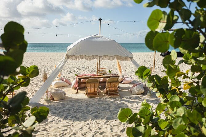 aruba-eagle-beach-romantic-sunset-picnic-in-a-luxury-cabana