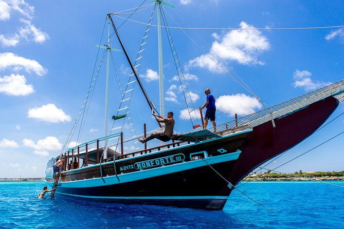 aruba-lagoon-cruise-with-onboard-chef-and-signature-cocktails