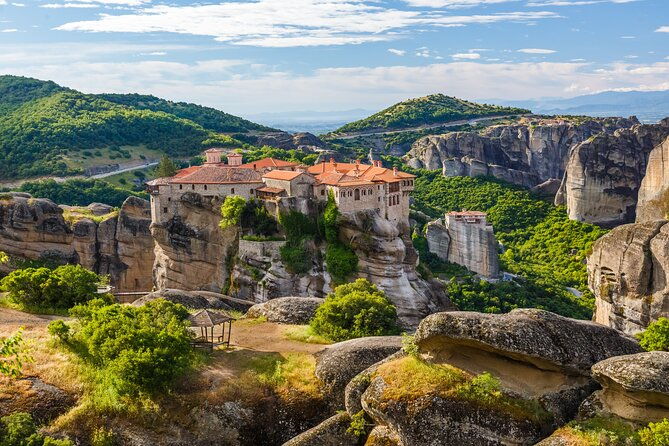 athens-2-day-trip-to-meteora-with-guided-tours-and-hotel