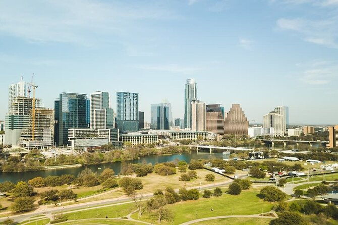 austin-small-group-night-tour-with-famous-austin-bat-boat-cruise-2