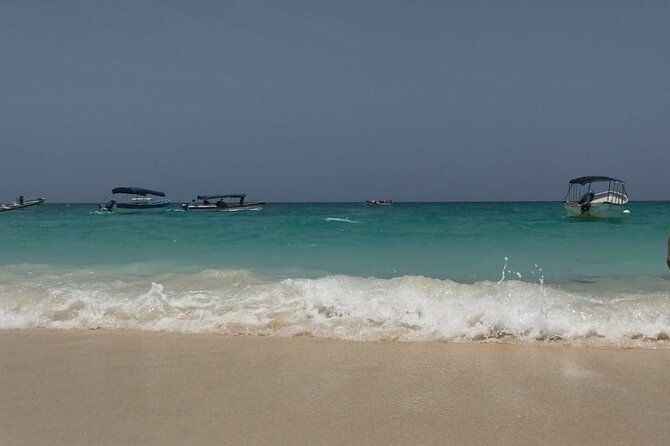 baru-island-playa-blanca-tour-with-caribean-colombians-lunch
