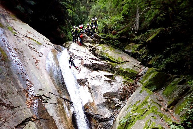basic-corippo-canyoning-experience-in-valle-verzasca