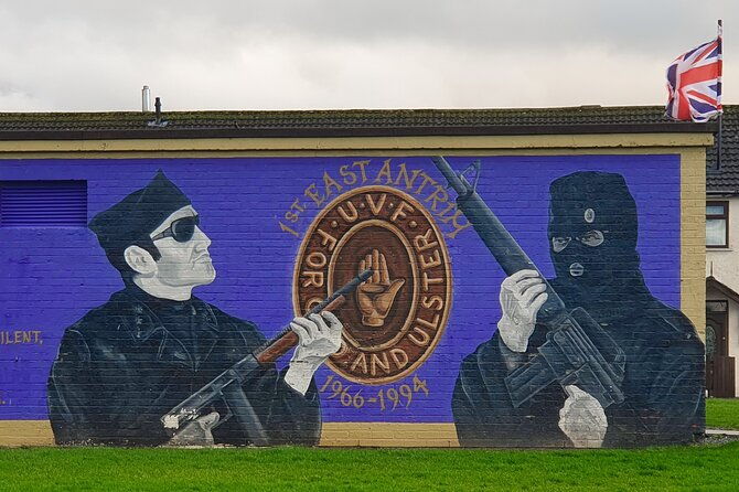 belfast-cab-tour-of-peacewalls-murals-and-the-famous-titanic-slips
