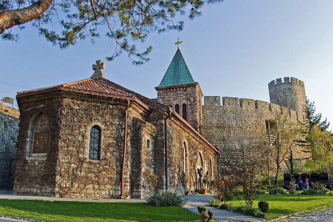belgrade-layover-private-tour-e-scooter-sighteeing