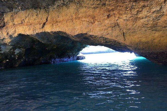benagil-private-tour-with-captain-algarve-cave-captain