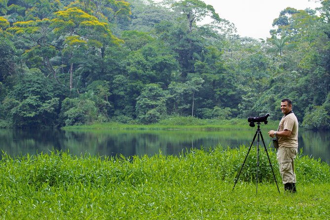 birdwatching-at-mundo-aventura-natural-park