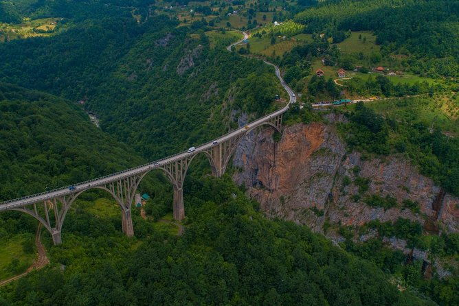 black-lake-and-djurdjevica-tara-bridge-private-tour