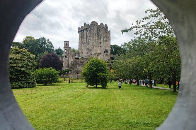 blarney-castle-cork-city-and-jameson-distillery-semi-private-tour