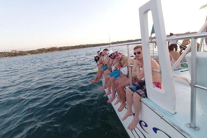 blue-dolphin-catamaran-snorkeling-sunset-cruise-from-tamarindo